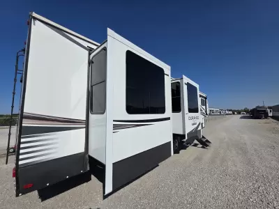 Used 2021 KZ Durango Gold 391RKQ — photo 7