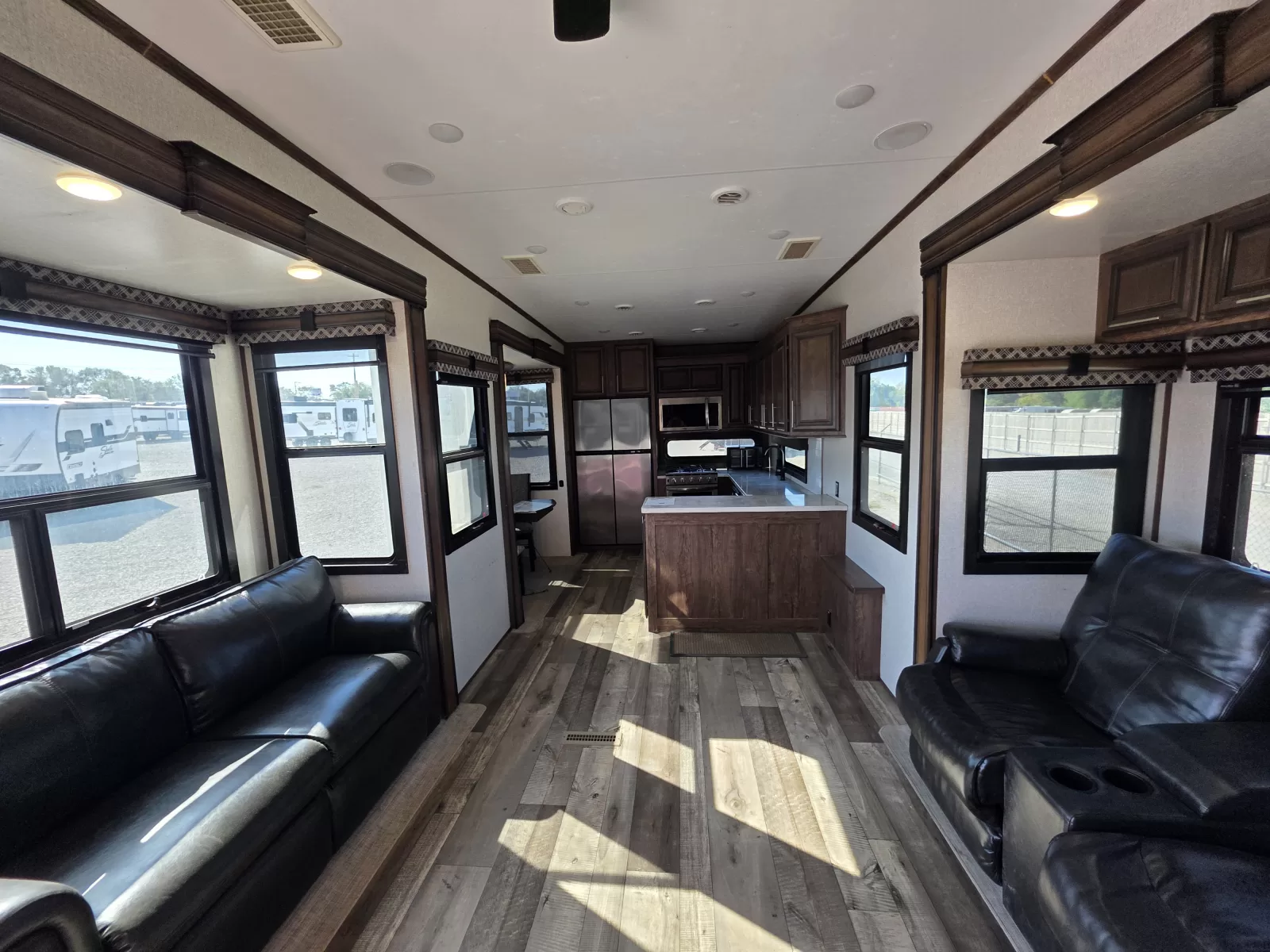 2021 KZ Durango Gold 391RKQ fifth wheel slide-out detail view available at Bell Camper Sales in Bartlesville, Oklahoma