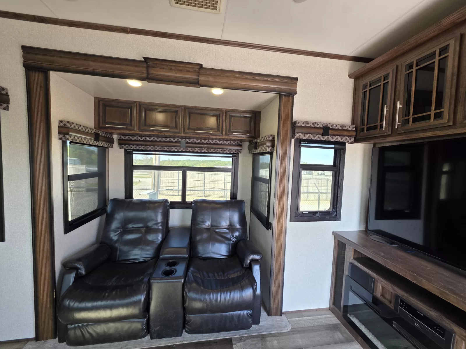 2021 KZ Durango Gold 391RKQ fifth wheel entertainment feature available at Bell Camper Sales in Bartlesville, Oklahoma