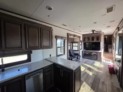 Used 2021 KZ Durango Gold 391RKQ — photo 23