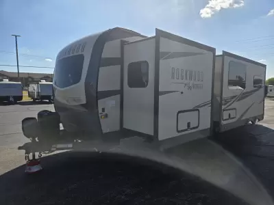 Used 2022 Forest River RV Rockwood Ultra Lite 2911BS — photo 6