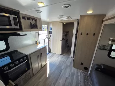 Used 2022 Forest River RV Rockwood Ultra Lite 2911BS — photo 12