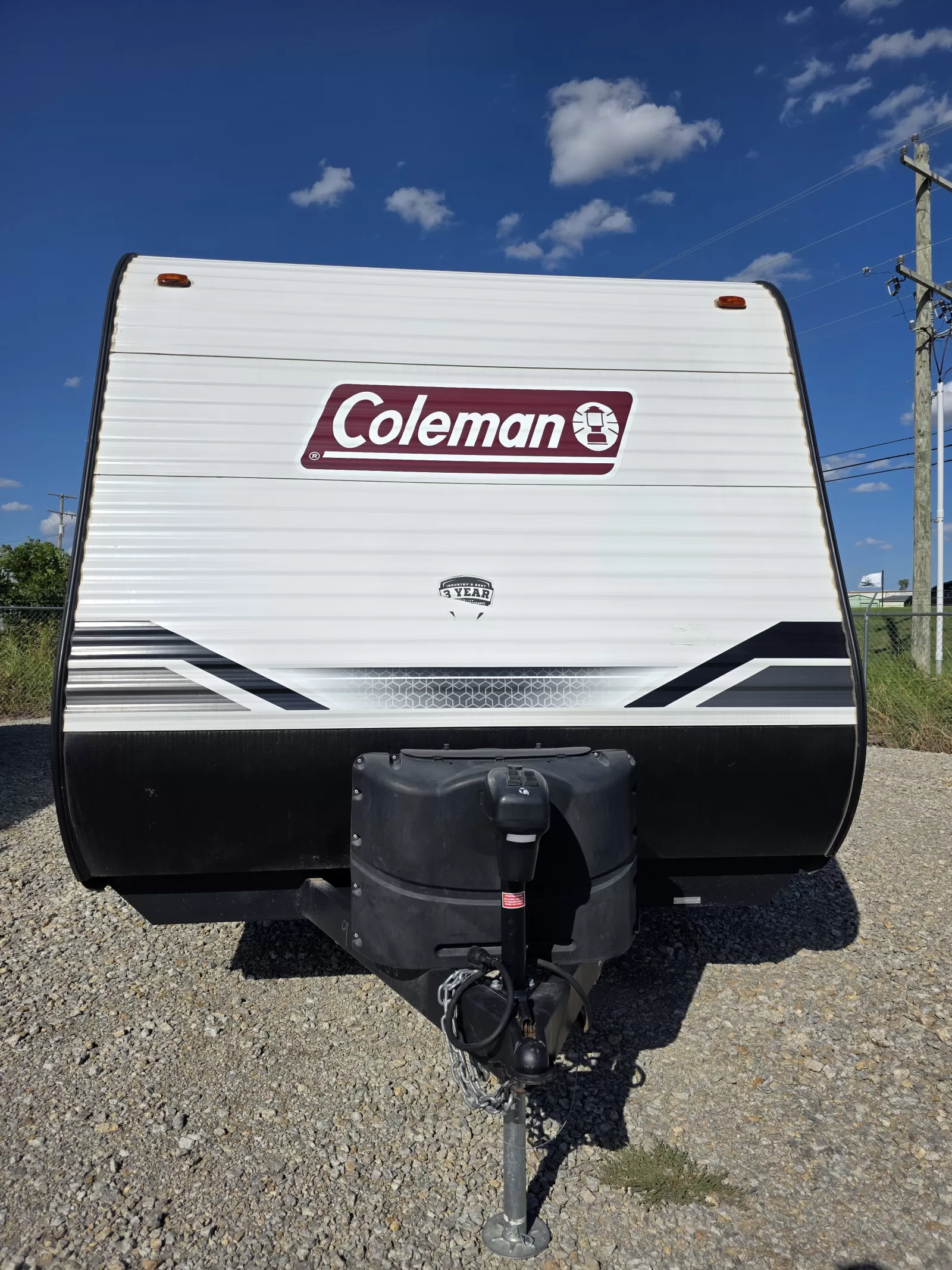 2023 Dutchmen 274BH travel trailer front exterior available at Bell Camper Sales in Bartlesville, Oklahoma