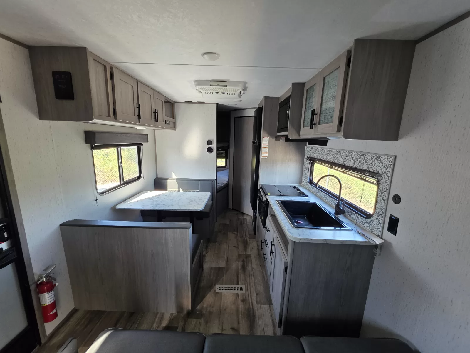 2023 Dutchmen 274BH interior layout available at Bell Camper Sales in Bartlesville, Oklahoma