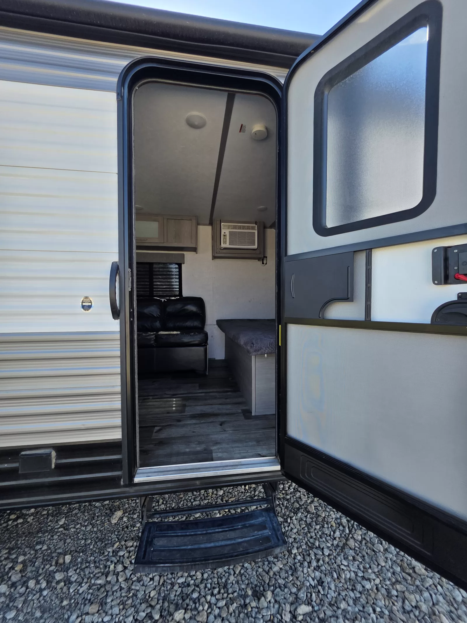 2022 Dutchmen 17B travel trailer amenities available at Bell Camper Sales in Bartlesville, Oklahoma