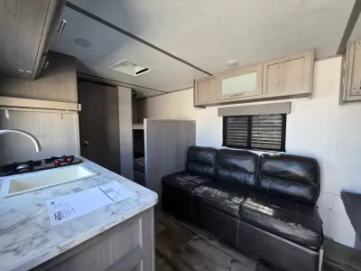 Used 2022 Dutchmen RV Coleman 17B — photo 15