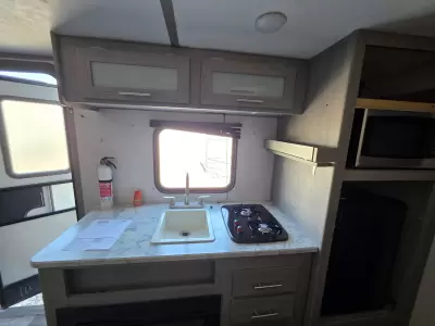 Used 2022 Dutchmen RV Coleman 17B — photo 18