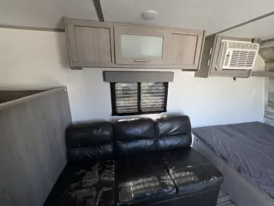 Used 2022 Dutchmen RV Coleman 17B — photo 19