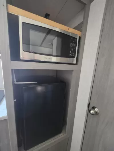 Used 2022 Dutchmen RV Coleman 17B — photo 21