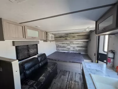 Used 2022 Dutchmen RV Coleman 17B — photo 23