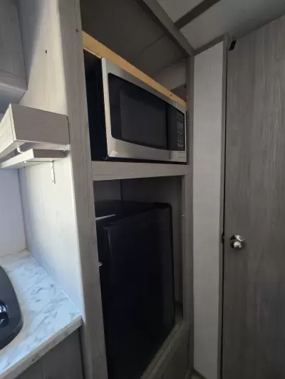 Used 2022 Dutchmen RV Coleman 17B — photo 25
