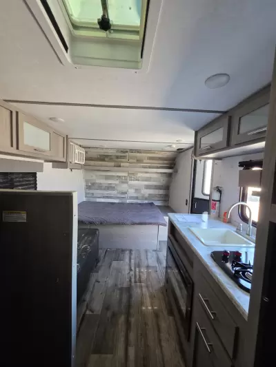 Used 2022 Dutchmen RV Coleman 17B — photo 29