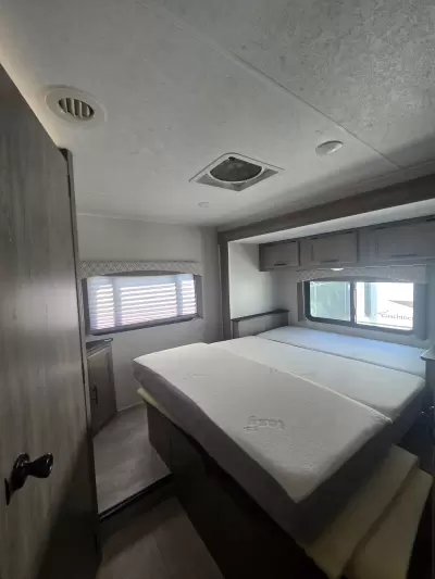 Used 2021 Coachmen Freelander 26DS — photo 6