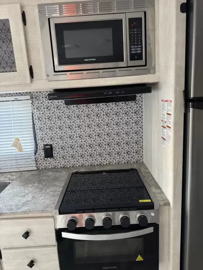 Used 2022 Shasta RVs Shasta 25RB — photo 13