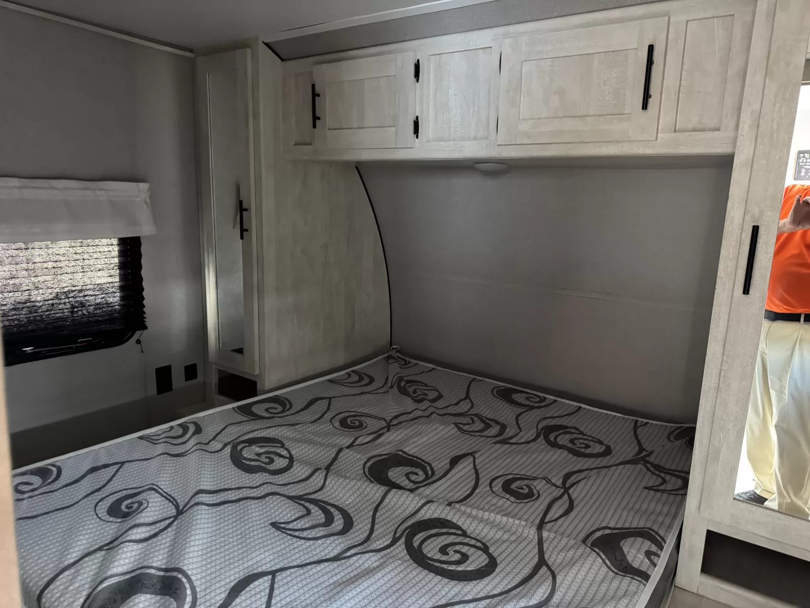 2022 Shasta 25RB travel trailer amenities available at Bell Camper Sales in Bartlesville, Oklahoma