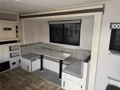 Used 2022 Shasta RVs Shasta 25RB — photo 19