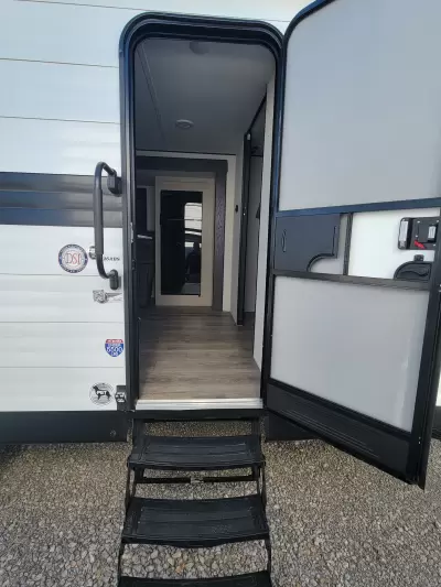 Used 2025 Coachmen RV Shasta Oasis 526RBS — photo 12