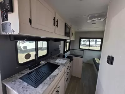 New 2027 Shasta Oasis 521CK — photo 17