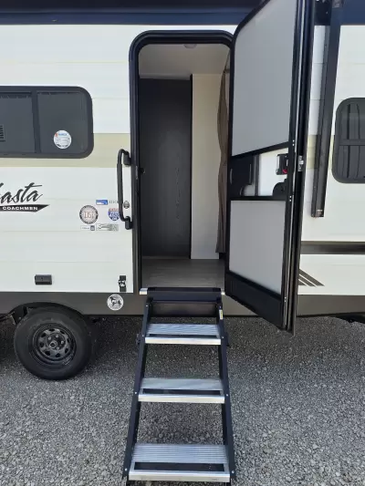 New 2027 Coachmen RV Shasta Oasis 521CK — photo 14