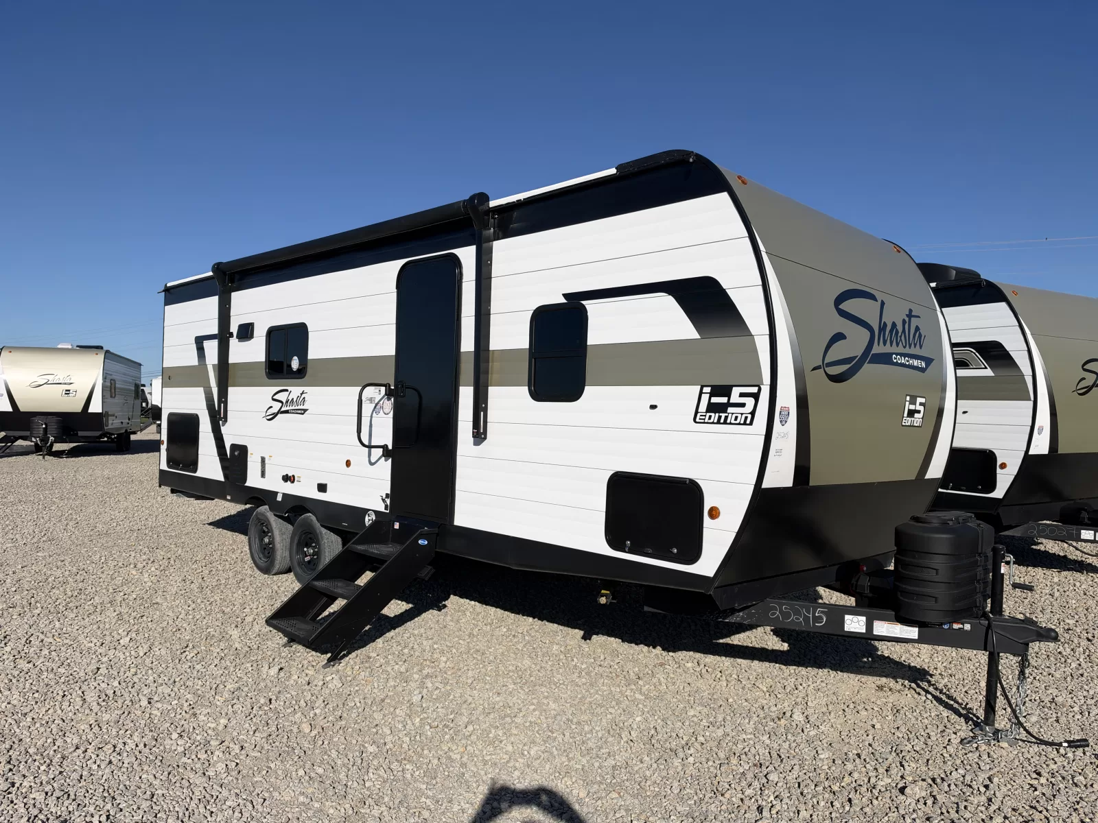 New 2027 Shasta Oasis 526RBS