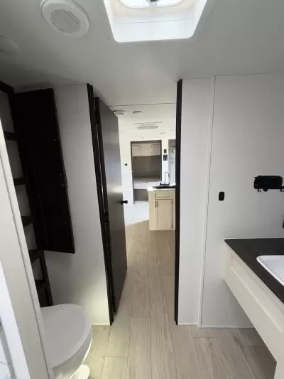 New 2027 Shasta Oasis 526RBS — photo 31