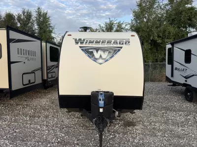 Used 2017 Winnebago Minnie Drop 170K — photo 3
