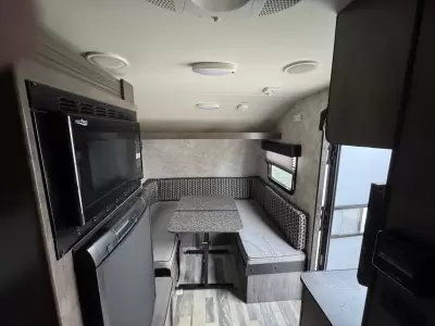 Used 2017 Winnebago Minnie Drop 170K — photo 13