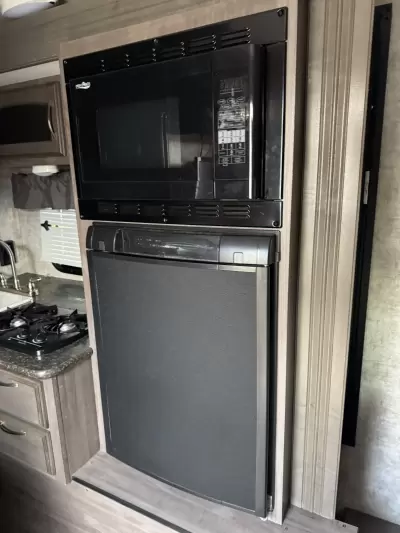 Used 2017 Winnebago Minnie Drop 170K — photo 16
