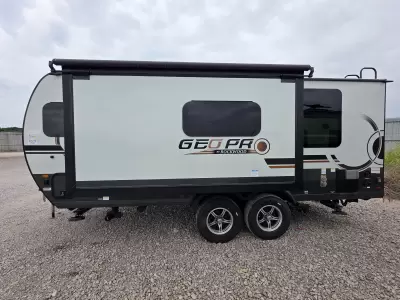 Used 2025 Forest River RV Rockwood GEO Pro 20FK — photo 5