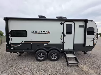 Used 2025 Forest River RV Rockwood GEO Pro 20FK — photo 9