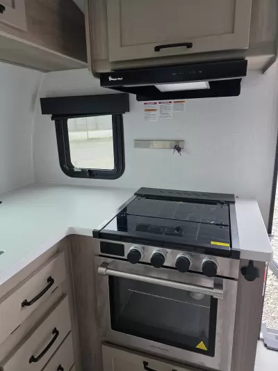 Used 2025 Forest River RV Rockwood GEO Pro 20FK — photo 16