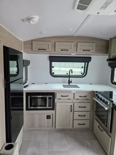 Used 2025 Forest River RV Rockwood GEO Pro 20FK — photo 21