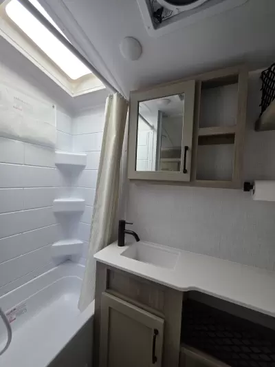Used 2025 Forest River RV Rockwood GEO Pro 20FK — photo 32