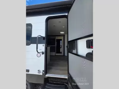 New 2026 Shasta RVs i-5 Edition 525RS — photo 14