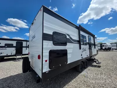 New 2026 Shasta RVs i-5 Edition 525RS — photo 10