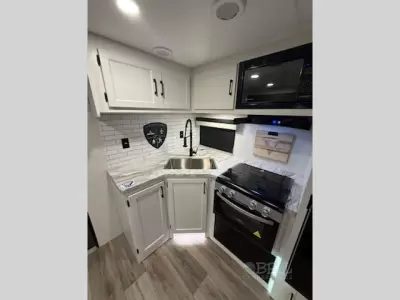 New 2026 Venture RV Stratus 261VRB — photo 17