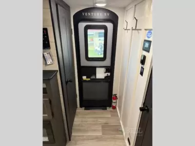 New 2026 Venture RV Stratus SR261VRB — photo 8