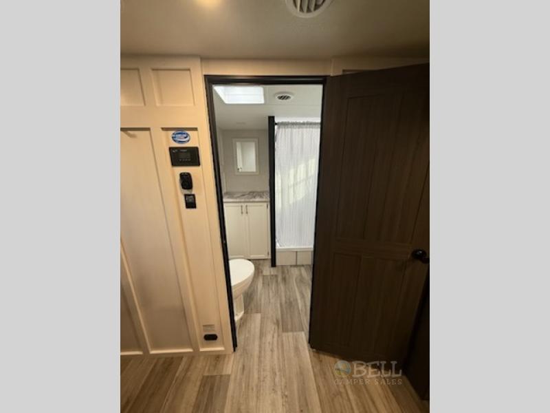 New 2026 Venture RV Stratus SR261VRB