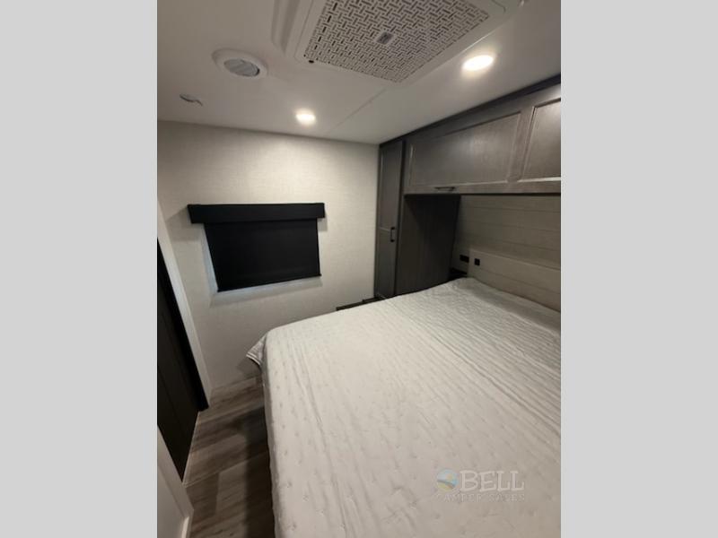 New 2026 Venture RV Stratus SR261VRB