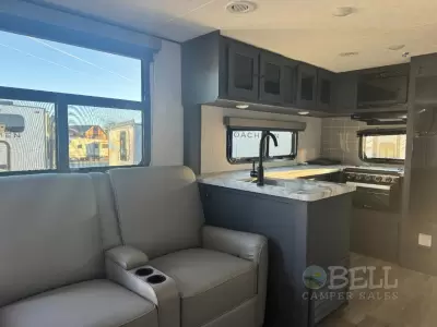 New 2025 Coachmen RV Apex Ultra-Lite 264RKS — photo 6