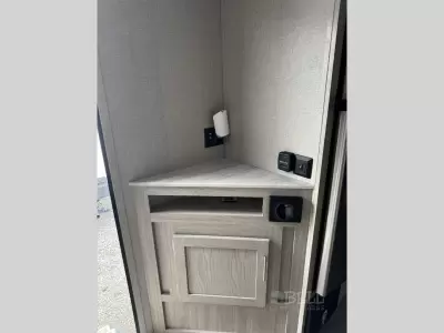 Used 2023 Coachmen RV Catalina Summit Series 7 164RB — photo 9