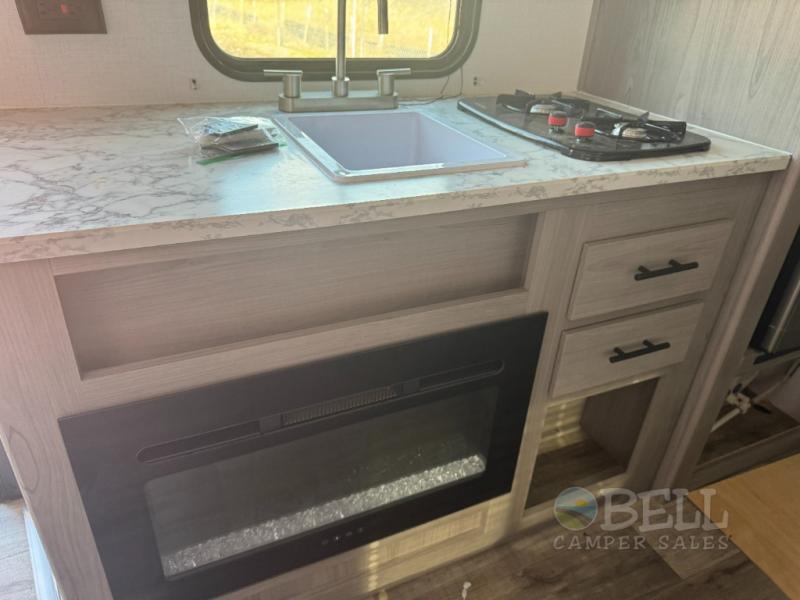 Used 2024 Dutchmen RV Coleman 17B
