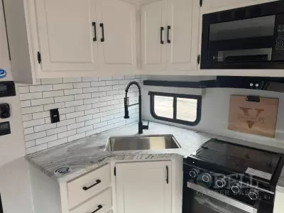 New 2026 Venture RV SportTrek ST261VBH — photo 18