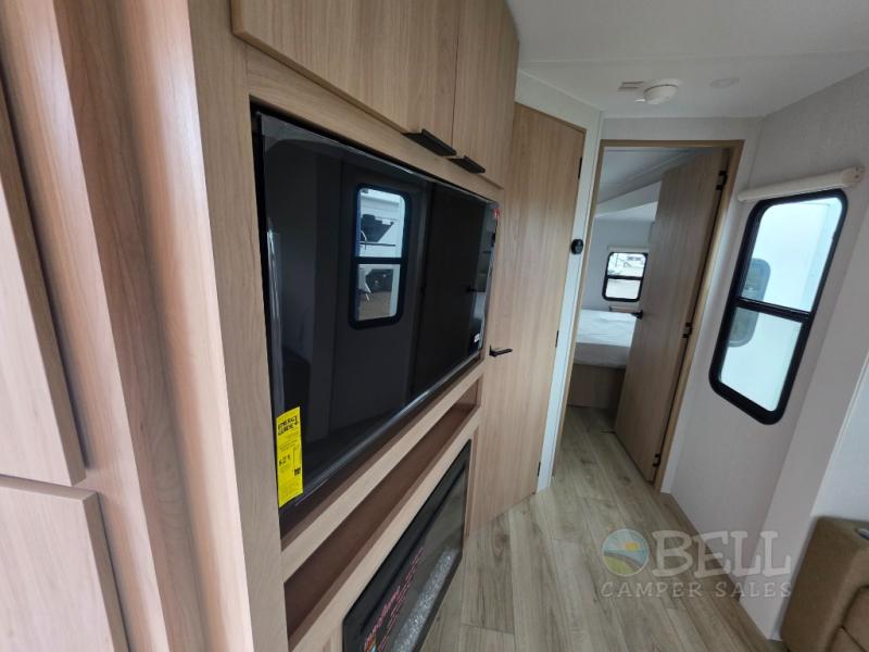 New 2026 Winnebago Thrive 26FKD