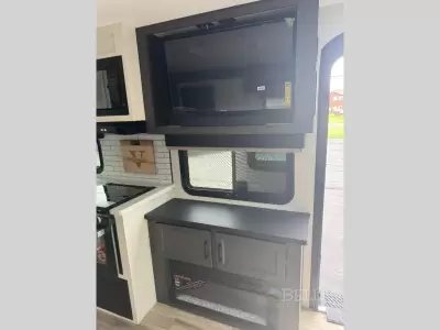 New 2026 Venture RV SportTrek Touring Edition STT302VRD — photo 18