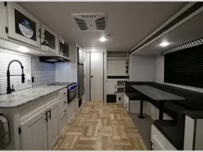 Used 2022 Shasta RVs Shasta 25RB — photo 4