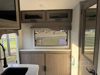 New 2026 Lance Lance Truck Campers 1191 — photo 14