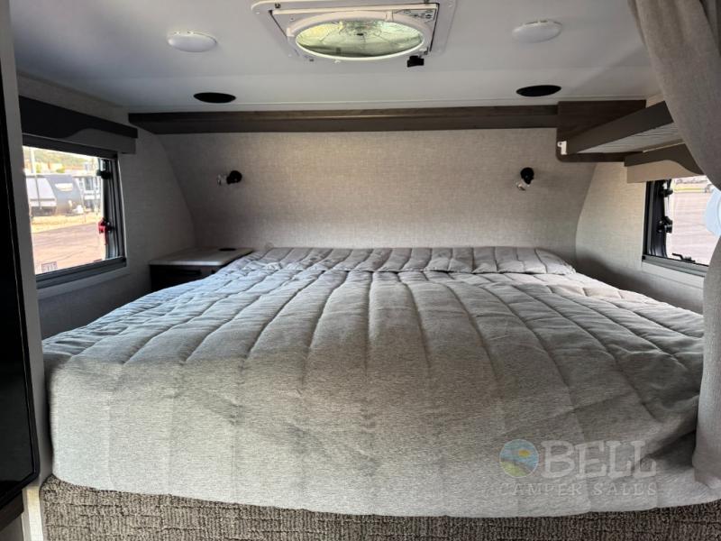 New 2026 Lance Lance Truck Campers 825