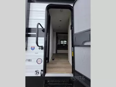 New 2026 Shasta RVs i-5 Edition 533BH — photo 16
