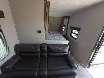 Used 2018 Dutchmen RV Aspen Trail 25BH — photo 32